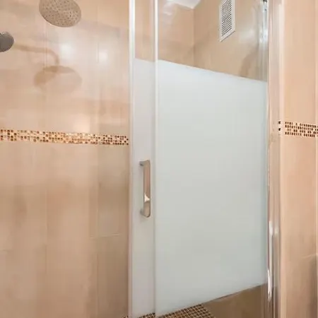 Yovalu 1 Yovalu Con Balcon Yovalutres Con Piscina, Calle Parodi تورّيفيِخا